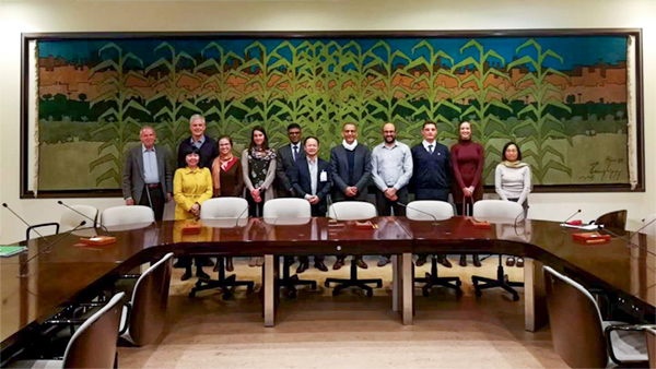 世界銀行農(nóng)業(yè)實(shí)踐局南亞區(qū)辦事處朱旭華作匯報(bào)現(xiàn)場