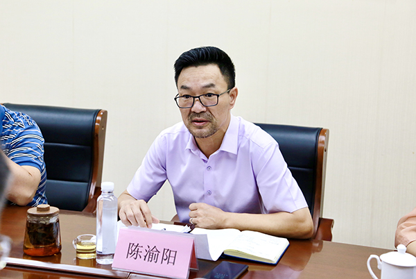 馮晶副書記一行與陳渝陽董事長舉行座談交流會